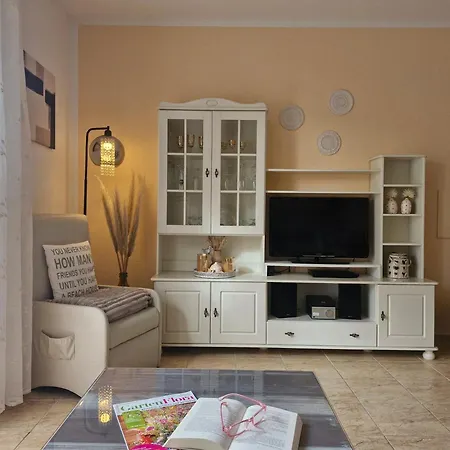Lilly & Fine Apartment *